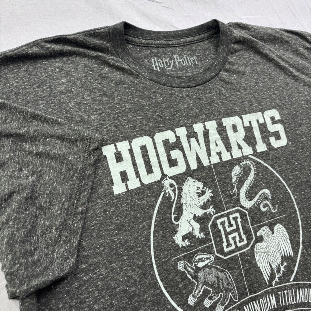 Harry Potter Hogwarts Crest Graphic Tee Charcoal Grey Linen Blend Shirt XL - Picture 3 of 6
